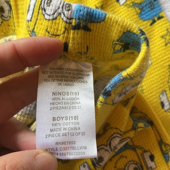 ⭐️5/$15 DESPICABLE ME 3: L/S + Pants PJ’s- Size Boys 10 - Picture 3 of 3
